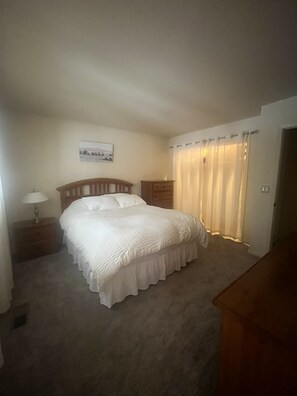 4 chambres, fer et planche à repasser, Wi-Fi, draps fournis