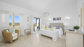 4 bedrooms, WiFi, bed sheets