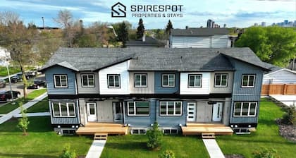 Comfortable entire townhouse in downtown Edmonton.