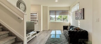 Comfortable entire townhouse in downtown Edmonton.