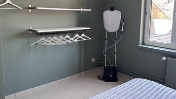 2 bedrooms, desk, iron/ironing board, travel crib