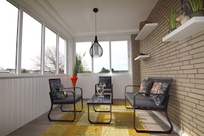 Interior - Kernsanierte Wunderschöne Ferienwohnung Ruhig Aber Zentral in Norden Gelegen! (Norden)