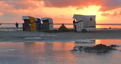 Kernsanierte Wunderschöne Ferienwohnung Ruhig Aber Zentral in Norden Gelegen!