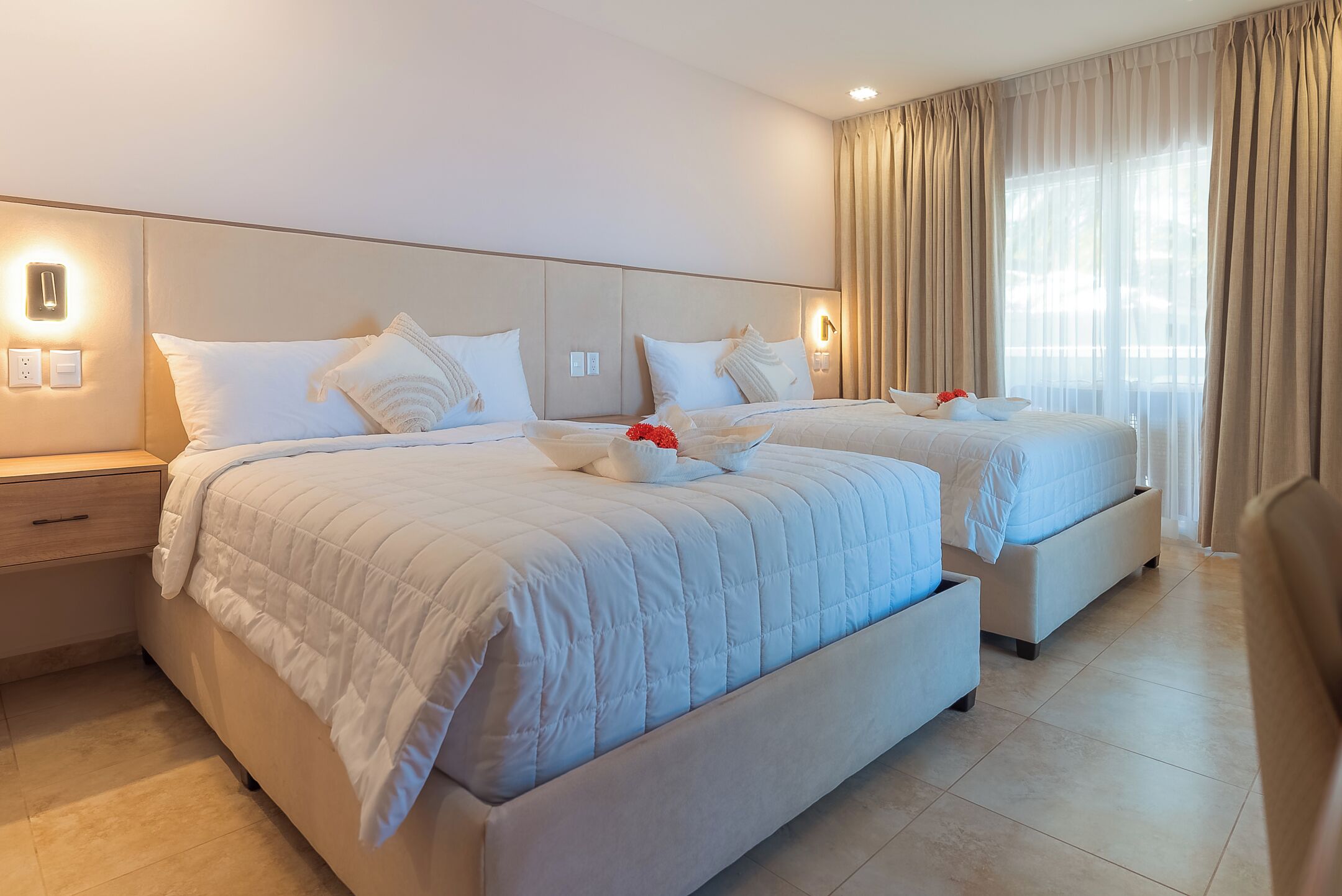 Panorama kamer, balkon | Luxe beddengoed, een kluis op de kamer, verduisterende gordijnen