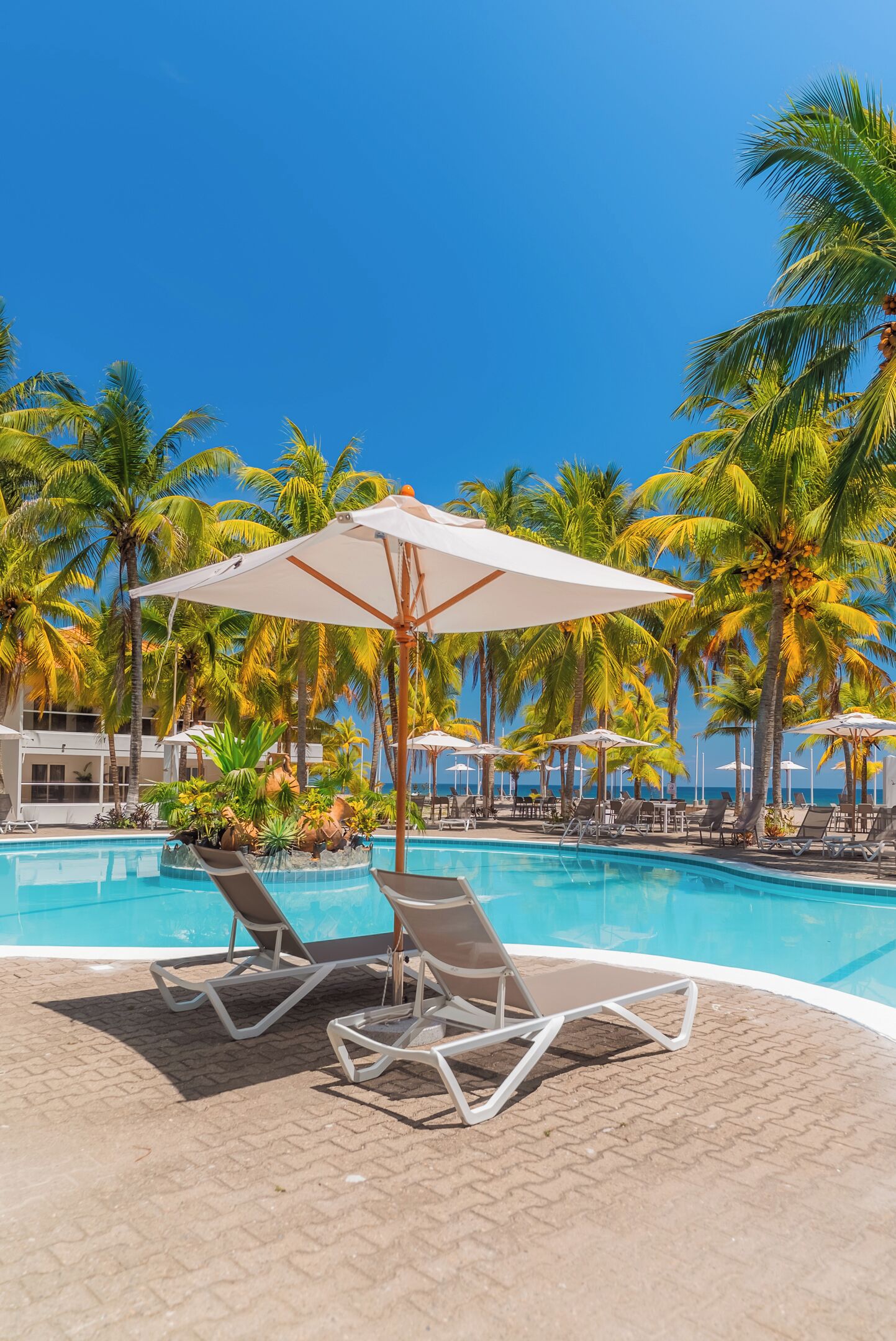 3 piscinas al aire libre
