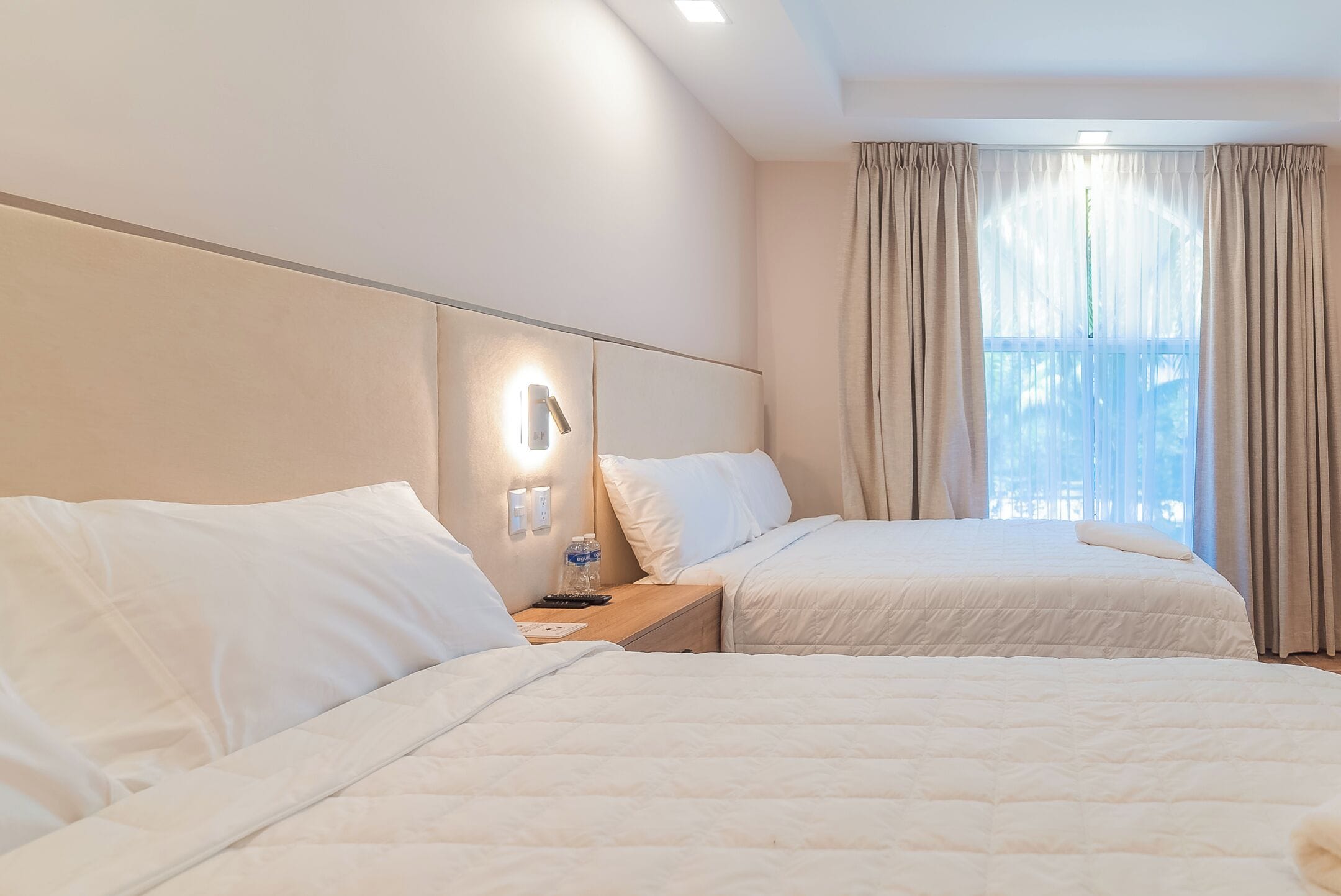 Kamar Deluks | Seprai premium, brankas, tirai kedap cahaya, dan Wi-Fi gratis