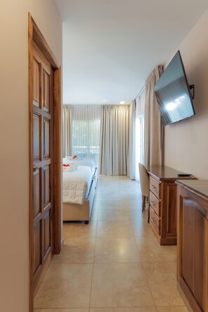 Premium Room | Premium bedding, in-room safe, blackout drapes, WiFi (free)