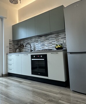 Fridge, microwave, oven, stovetop - At Nonna Anna's House ~ Artistic Amalfitan House (Maiori)