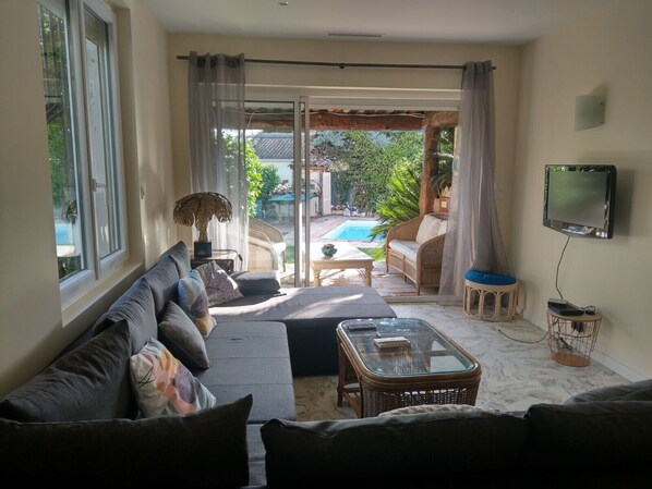 Living area - Villa Avec Piscine Privée à Juan-les -pins, Centre Ville (Antibes)