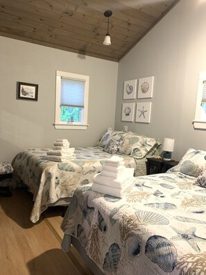 2 chambres, fer et planche à repasser, Wi-Fi, draps fournis