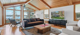 Buckatabon Lakeside Retreat. Direct access to snowmobile trails!