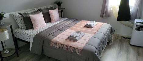 1 Schlafzimmer, Bügeleisen/Bügelbrett, kostenloses WLAN, Bettwäsche