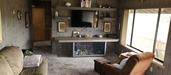 Rustic 2nd story apartment with mountain views.