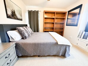 4 habitaciones, tabla de planchar con plancha, wifi y ropa de cama