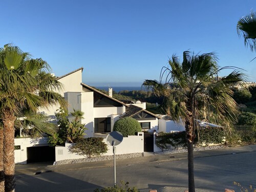 Penthouse Majestic Costa Golf Casares à 5 min de la mer