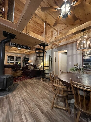 Cozy cabin in adorable Adirondack with Beaches and Mountains