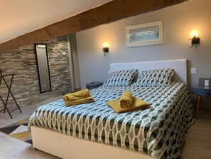 3 makuuhuonetta, silitysrauta/-lauta, vauvan matkasänky, ilmainen Wi-Fi