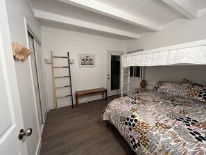 2 bedrooms, desk, iron/ironing board, travel cot