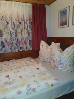 Maison, 1 grand lit et 1 canapé-lit, patio, vue jardin | Coin séjour