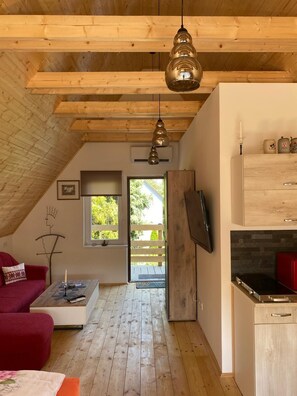 Basic House, 1 Queen Bed with Sofa bed, Patio, Garden View | Living area - Müllers Ferienhaus Harmonie (Dombovar)