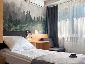 Habitación individual estándar, vistas al parque | Escritorio, espacio para trabajar con un portátil, wifi gratis