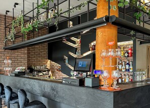 Bar (on property) - Hotel Malinowski Leśny (Gliwice)