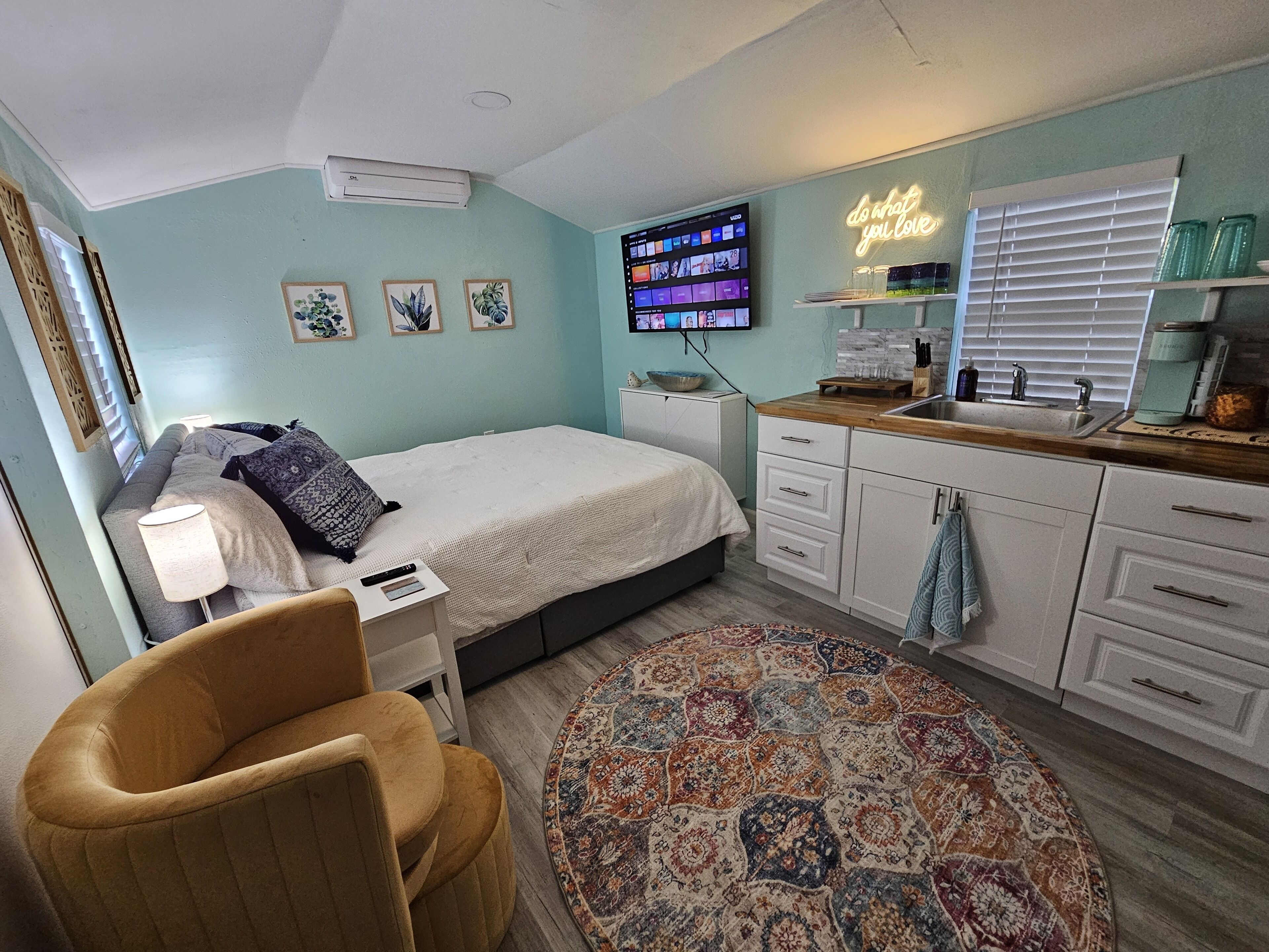 Gulfport Getaway - 5 minutes from Gulfport Beach