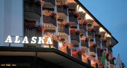 Exclusive Suite in Cortina d'Ampezzo - Hotel Alaska in the center of town