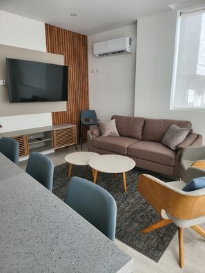 Een smart-tv en een printer