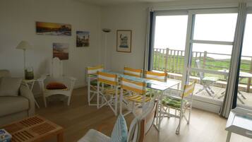 Télévision, livres, chaßne hi-fi