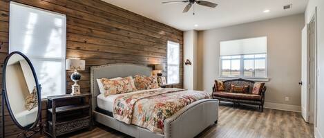 1 bedroom, bed sheets