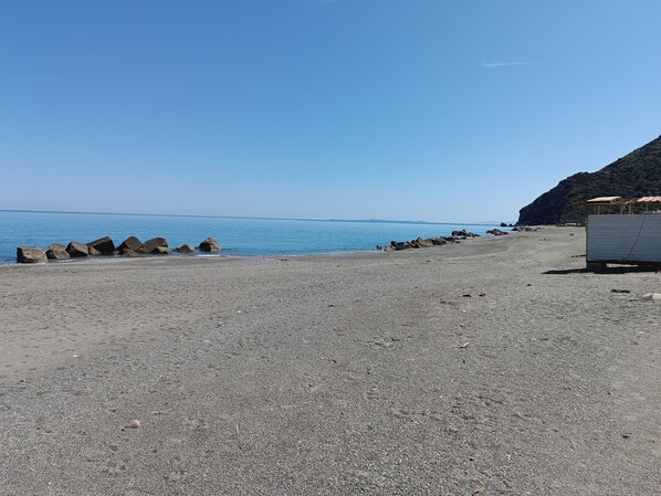 Beach - Sands of Jupiter 68 meters from Mongiove beach, Sicilian Tyrrhenian coast (Mongiove)