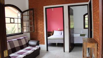 Standard Chalet, Garden View | Living area