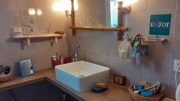 SĂšche-cheveux, papier toilette