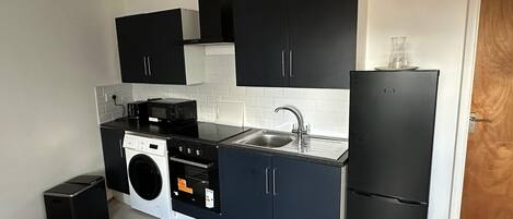 Căn hộ | Bếp riêng | Tủ lạnh, lò vi sóng, lò nướng, bếp nấu