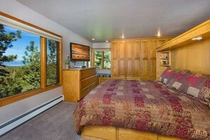 5 Schlafzimmer, Schreibtisch, Bügeleisen/Bügelbrett, Reisekinderbett