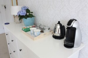 Luxury Room | Coffee and/or coffee maker - Little Orchard Bed and Breakfast Chichester (Chichester)