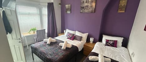 4 bedrooms, iron/ironing board, free WiFi, bed sheets