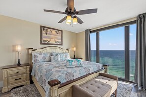 3 habitaciones, decoración personalizada y muebles diferentes 