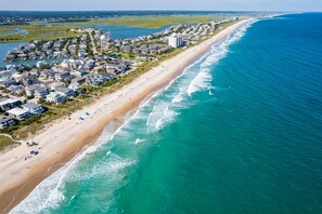 Beach nearby, sun-loungers - Wrightsville Beach Condo - Steps from the beach! (Wrightsville Beach)