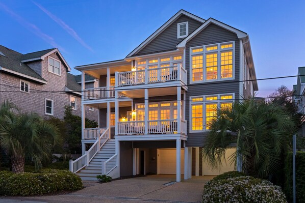 Exterior - Wrightsville Beach Condo - Steps from the beach! (Wrightsville Beach)