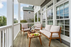 Property grounds - Wrightsville Beach Condo - Steps from the beach! (Wrightsville Beach)