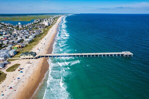 Beach nearby, sun loungers - Wrightsville Beach Condo - Steps from the beach! (Wrightsville Beach)