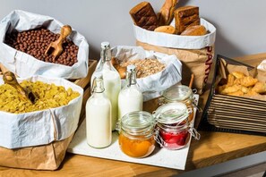 Daily buffet breakfast (PLN 65 per person) - Metropol Hotel Katowice (Katowice)
