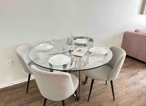 Dining - Luxe 2-BDR Suite Near SoFI&LAX (Marina del Rey)