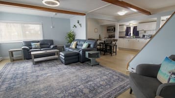 Smart TV, books, stereo