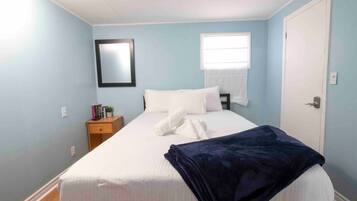 2 bedrooms, desk, travel cot, free WiFi