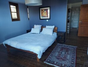 4 bedrooms, iron/ironing board, travel cot, free WiFi