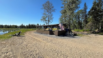 Espreguiçadeiras, toalhas de praia