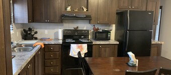 The Cabin at Reelfoot. Cozy 4bedroom double wide with WiFi, AC.